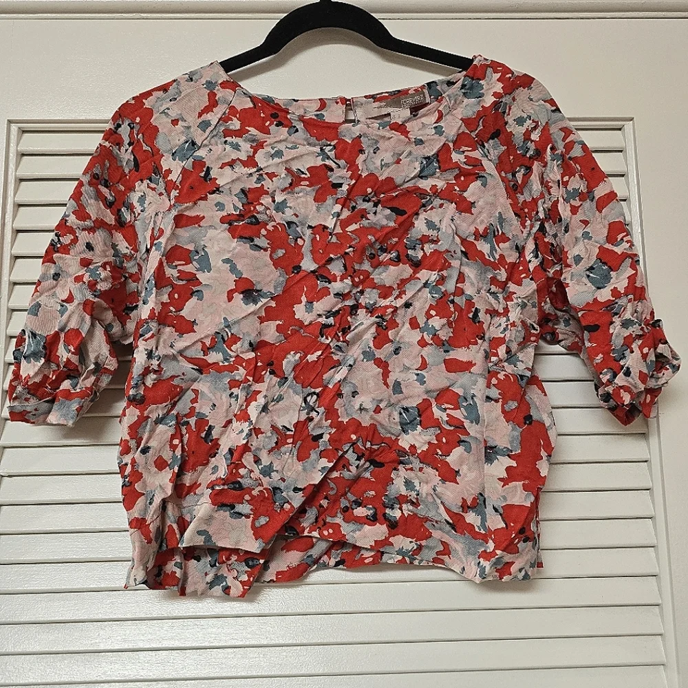 Forever 21 - Floral Lightweight Top With Keyhole Back Detail
